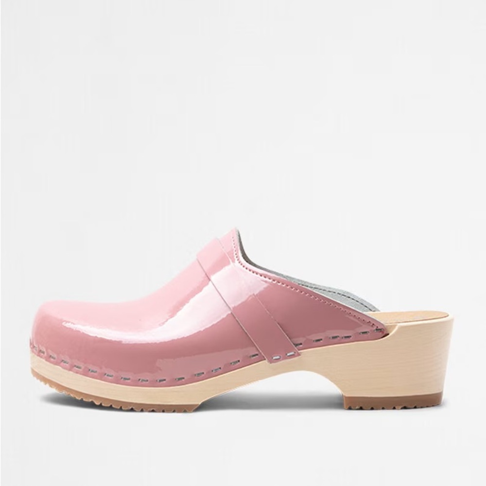 NWOB VERKA Ledig Made in Sweden Patent Leather Clogs in Blush Sz 40 US 9-9.5
